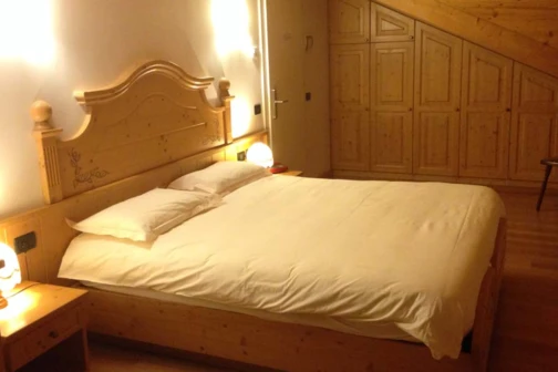 HOTEL FOUR SEASONS ***