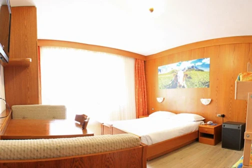 VILLAGGIO NEVADA ***